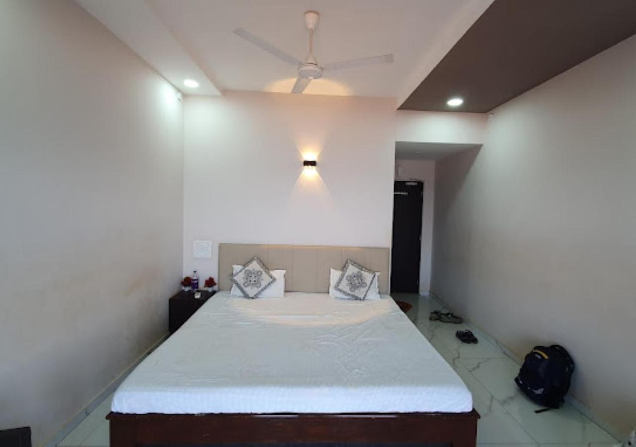 Sea King Beach Resort Ganpatipule Extérieur photo