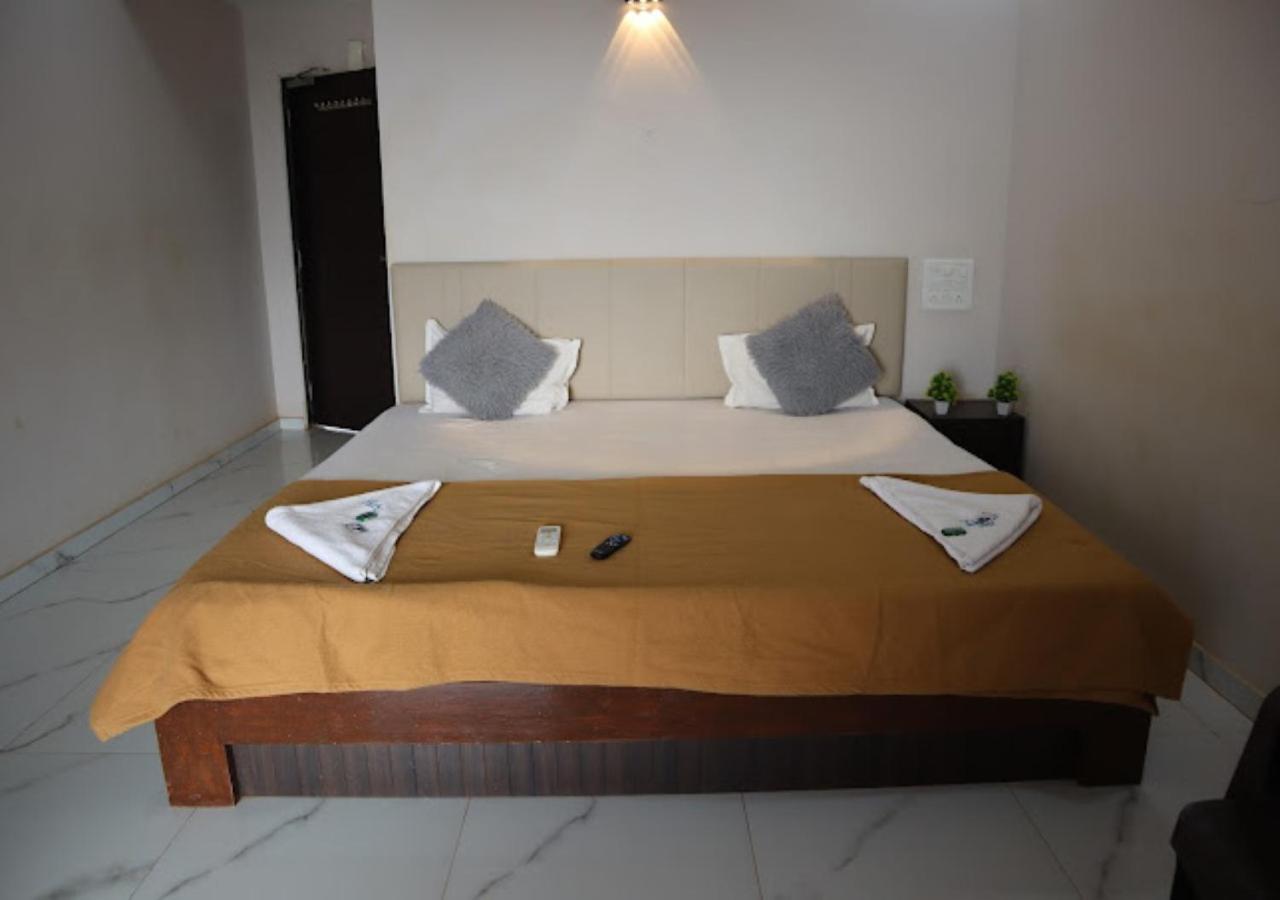 Sea King Beach Resort Ganpatipule Extérieur photo