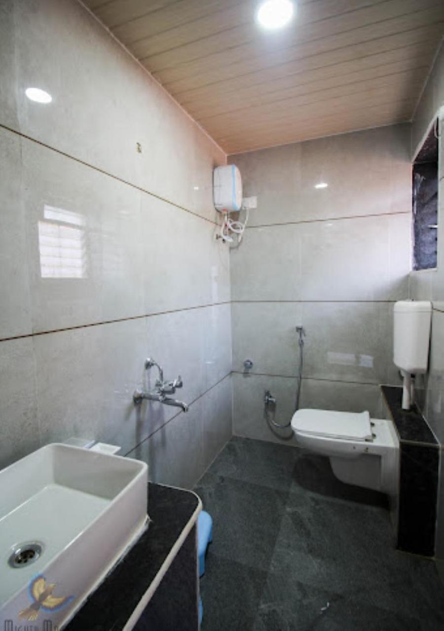 Sea King Beach Resort Ganpatipule Extérieur photo