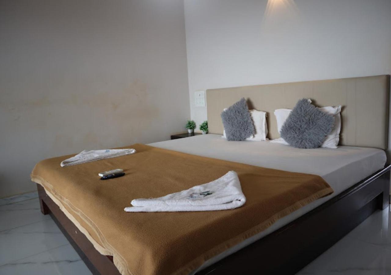 Sea King Beach Resort Ganpatipule Extérieur photo