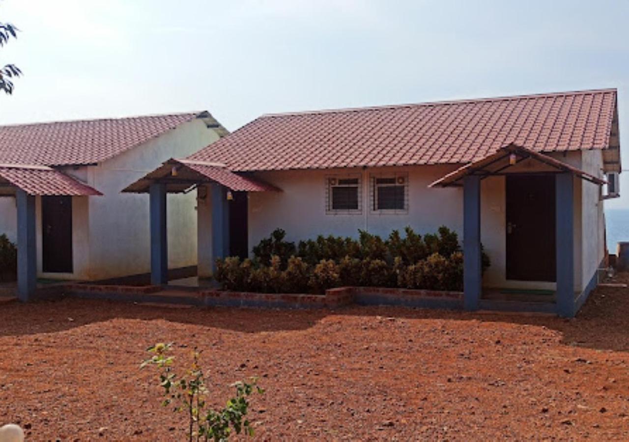 Sea King Beach Resort Ganpatipule Extérieur photo