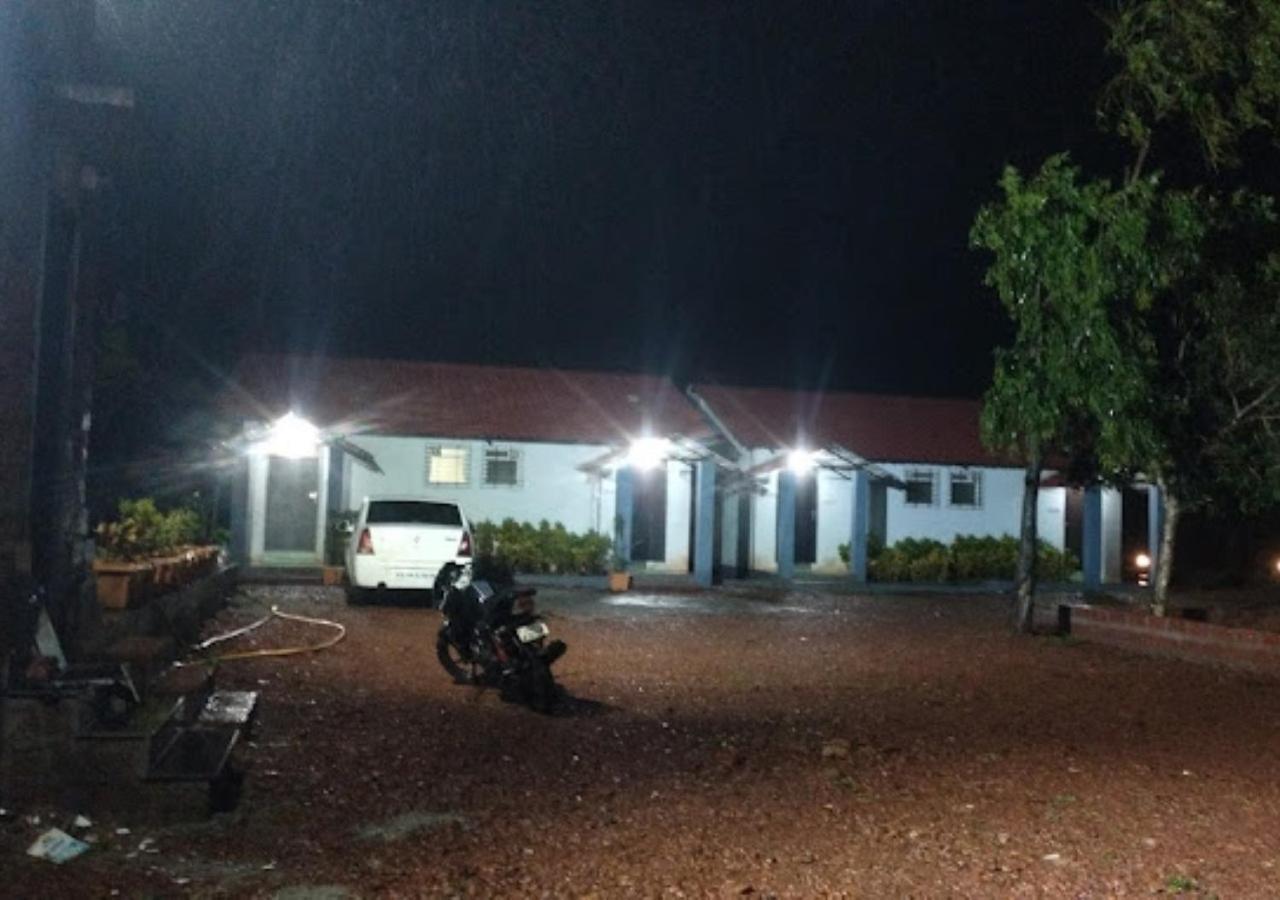 Sea King Beach Resort Ganpatipule Extérieur photo