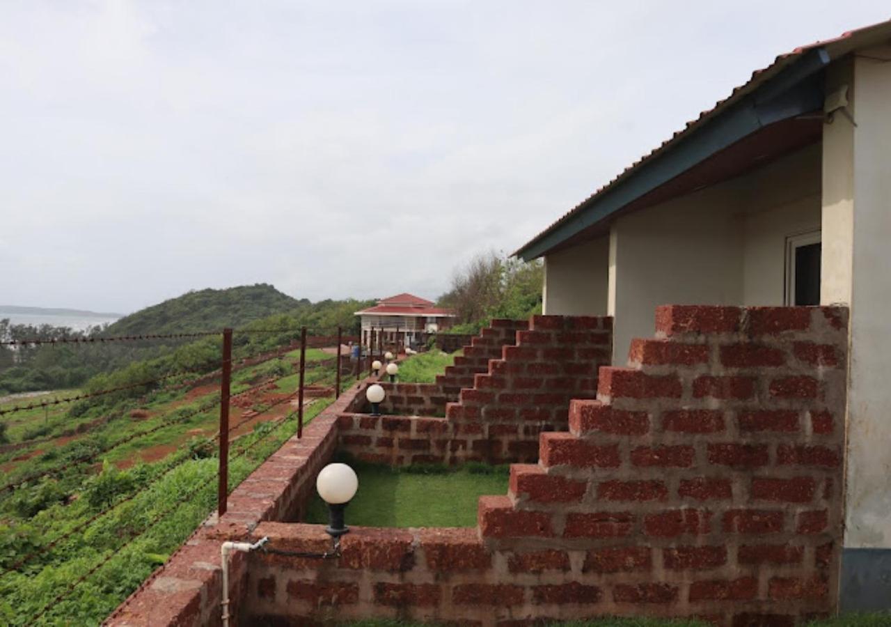 Sea King Beach Resort Ganpatipule Extérieur photo